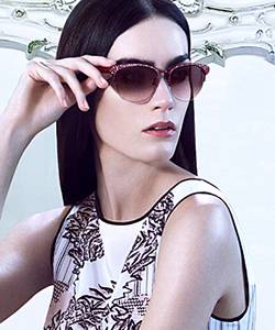 BCBG 250x300